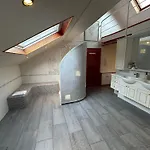 Domainedozen Apartment